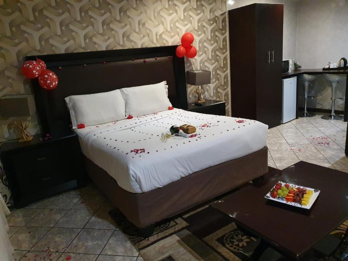 Ecotel Premier Lodge & Conference Centre Беноні Екстер'єр фото