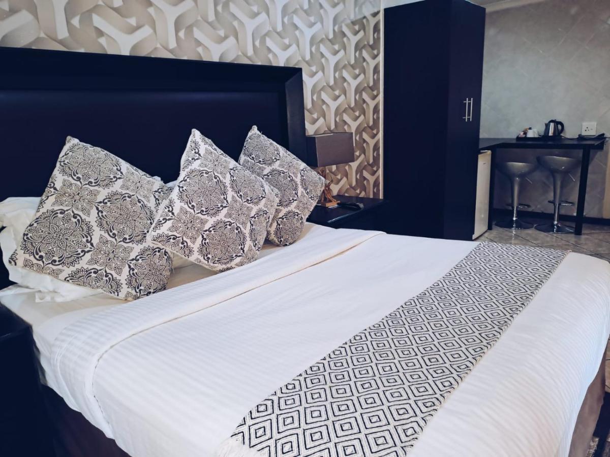 Ecotel Premier Lodge & Conference Centre Беноні Екстер'єр фото