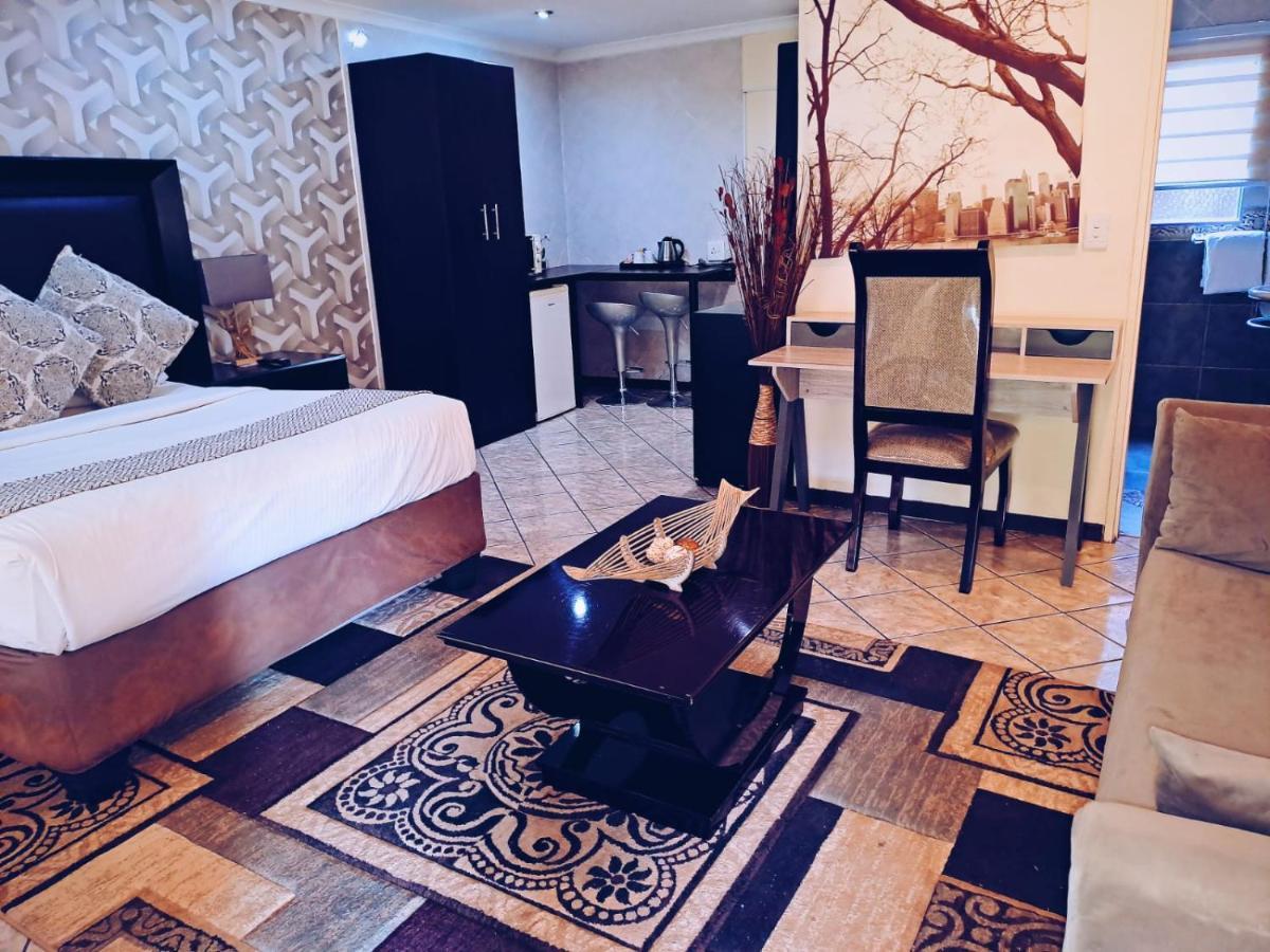Ecotel Premier Lodge & Conference Centre Беноні Екстер'єр фото