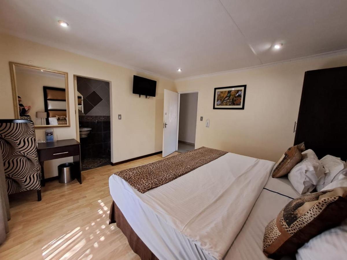 Ecotel Premier Lodge & Conference Centre Беноні Екстер'єр фото