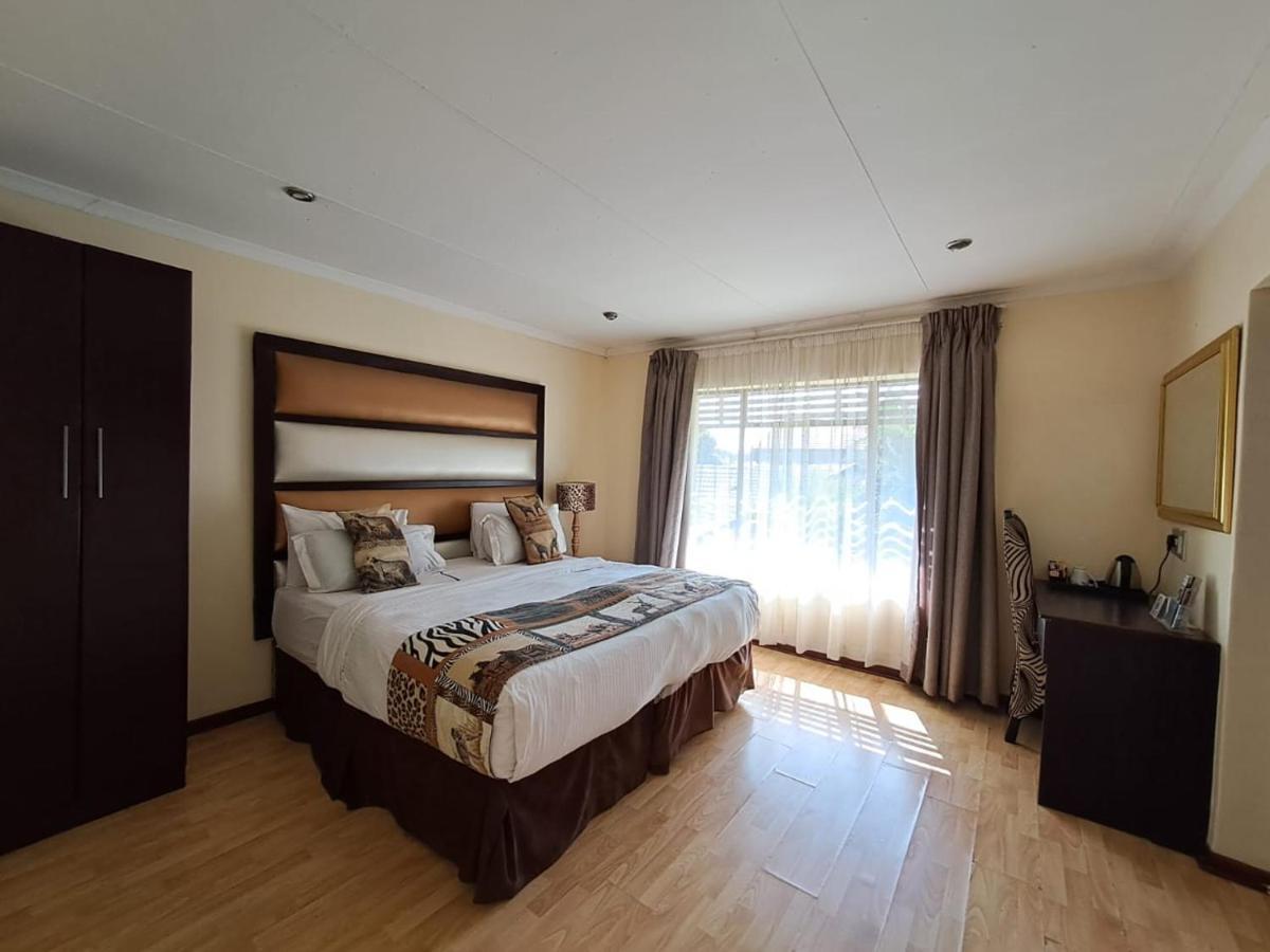 Ecotel Premier Lodge & Conference Centre Беноні Екстер'єр фото